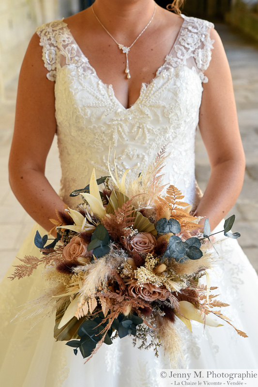 bouquet de mariée en fleurs séchées beige et marron