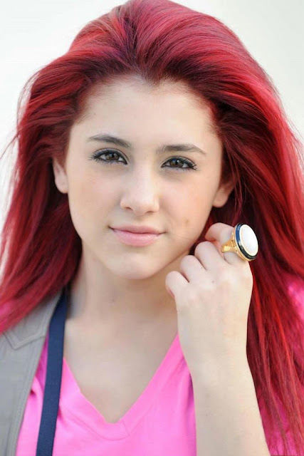 Business Model Ariana Grande Modeling in USA Advertising Agency