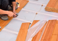 penggantian lantai kayu laminate