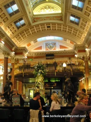 The Bank on College Green pub in Dublin, Ireland