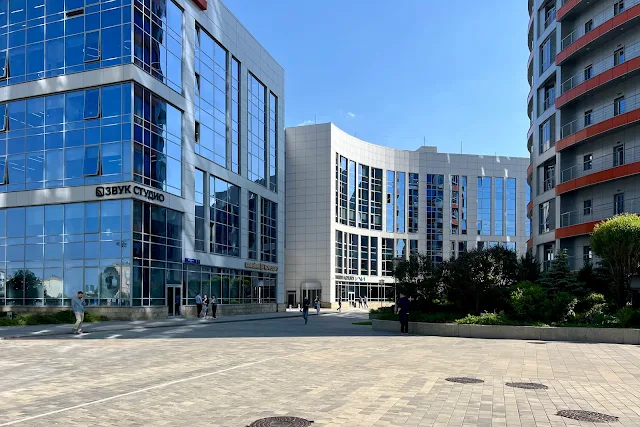 Поклонная улица, территория бизнес-центра Poklonka Place