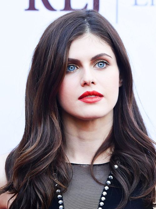 Alexandra Daddario in Bibhu Mohapatra "San Andreas" London Premiere Tom+Lorenzo #cute #smile #celebrities red lips and blue eyes, Hollywood star hot images bold style