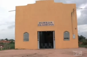 Cerca de R$ 5 mil foram roubados da Igreja Filadélfia, no bairro Santa Rita. Esta é a terceira vez, em dois anos, que o local é assaltado.