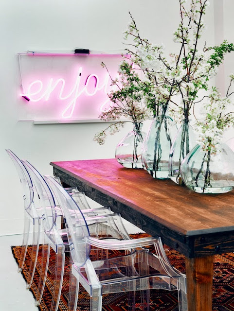 decor trend, neon sign, yolo sign, neon, home trends, 