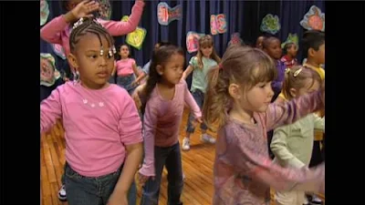Sesame Street Episode 4270. In the film part we see kids who dance to a succession of musical styles.