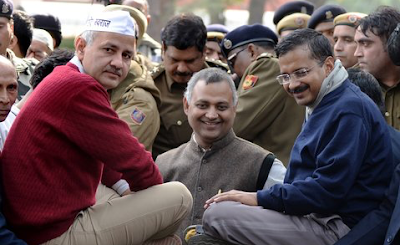 Somnath Bharti with Arvind Kejriwal and Manish Sisodia during a protest organized by Delhi CM 