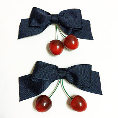 Black cherry bow clips