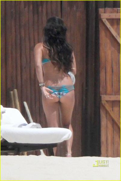 vanessa hudgens hot sexy bikini pics tiny bikini the beach los cabos 30 april 2011