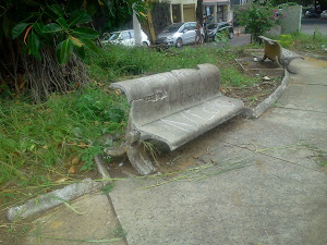 Praça órfã precisa de adoção 