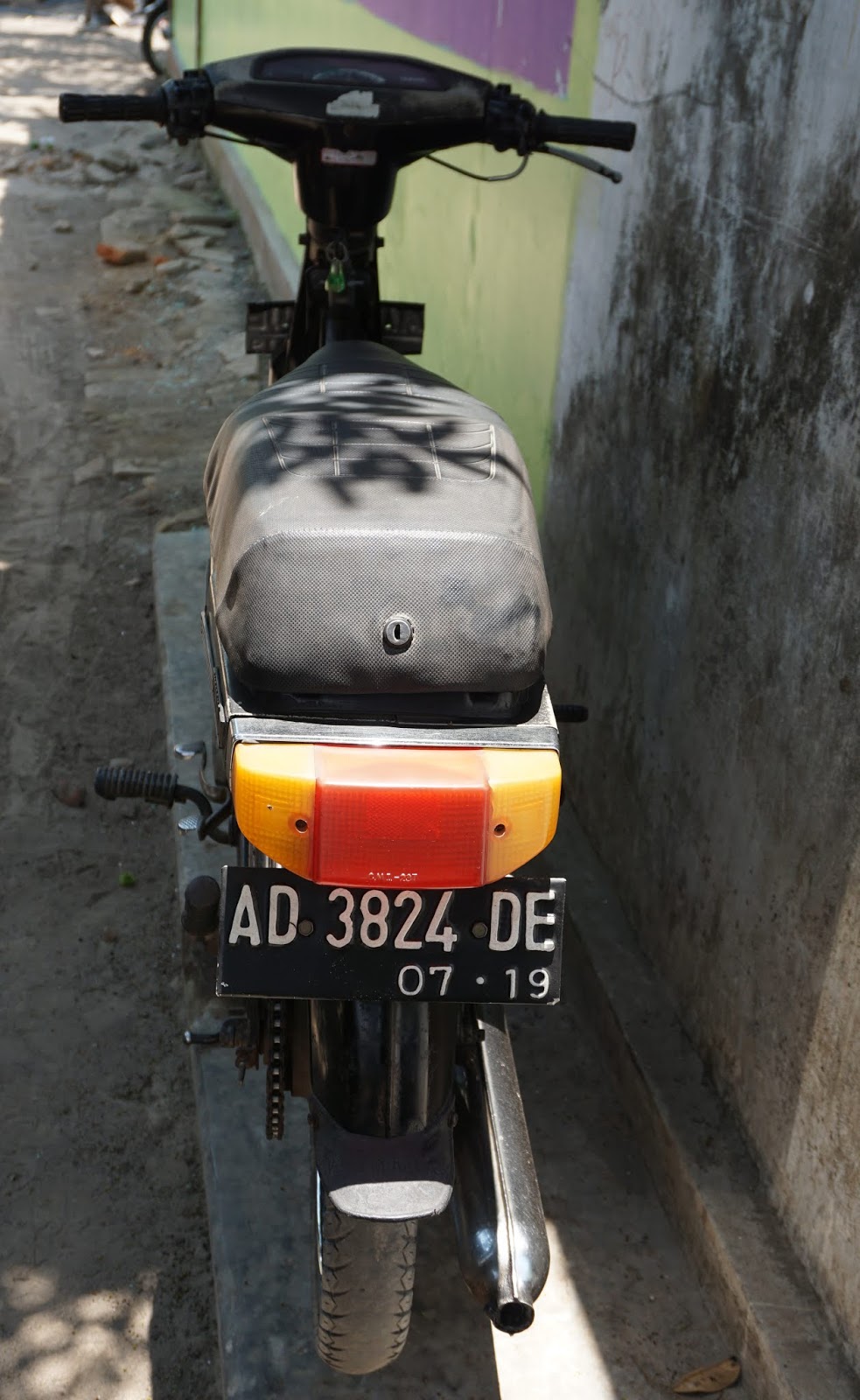 Dijual motor yamaha robot  v80 surat lengkap harga  1 5 juta 