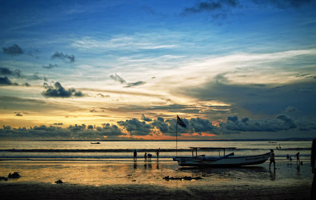 Pantai Jawa Barat berjulukan Pantai Pangandaran ini sudah tak perlu diragukan lagi keindahan Tempat Wisata Pantai Pangandaran Ciamis Jawa Barat