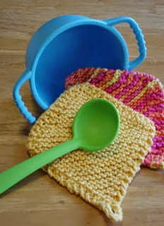 http://translate.googleusercontent.com/translate_c?depth=1&hl=es&rurl=translate.google.es&sl=en&tl=es&u=http://www.fiberfluxblog.com/2011/07/free-pattern-play-kitchen-potholders.html&usg=ALkJrhjpQACozakiQ0by03s2xeiglNHPhw