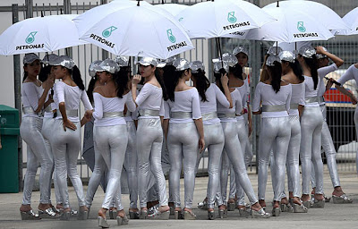 Malaysian F1 GP paddock sexy babes - photo 3