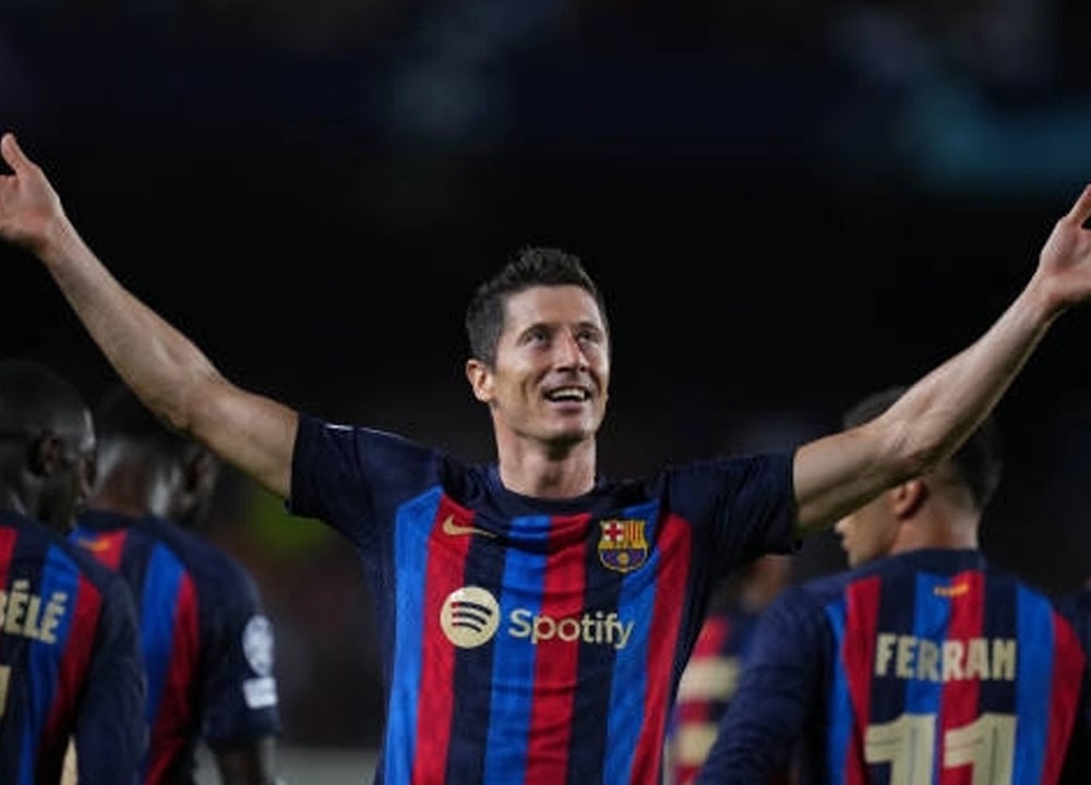 Champions League: Barca hủy diệt Viktoria, Lewandowksi lập hattrick gửi 'chiến thư' tới đội bóng cũ