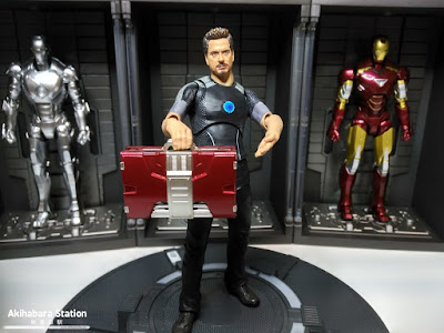 S.H.Figuarts Iron Man Mk V + Hall of Armor - Tamashii Nations