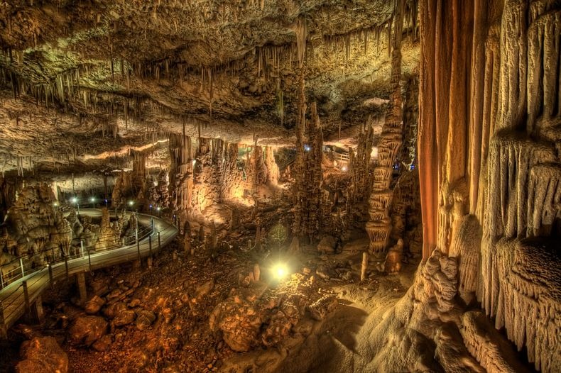 avshalom-cave-1