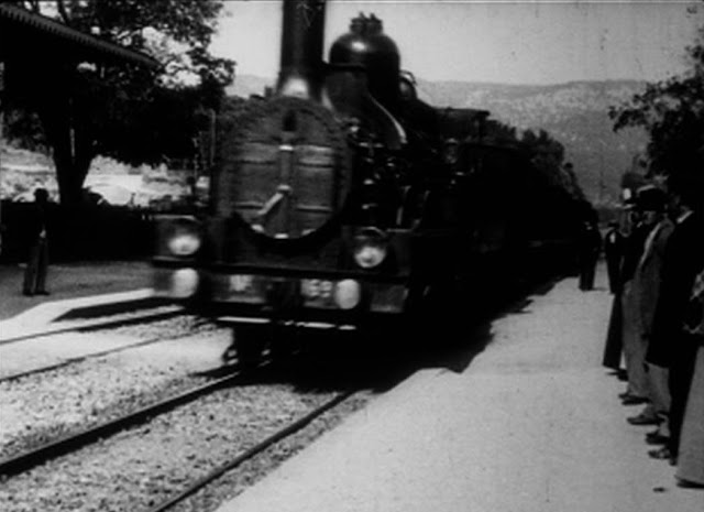 escena del tren llegando a la estación, de los Lumiere