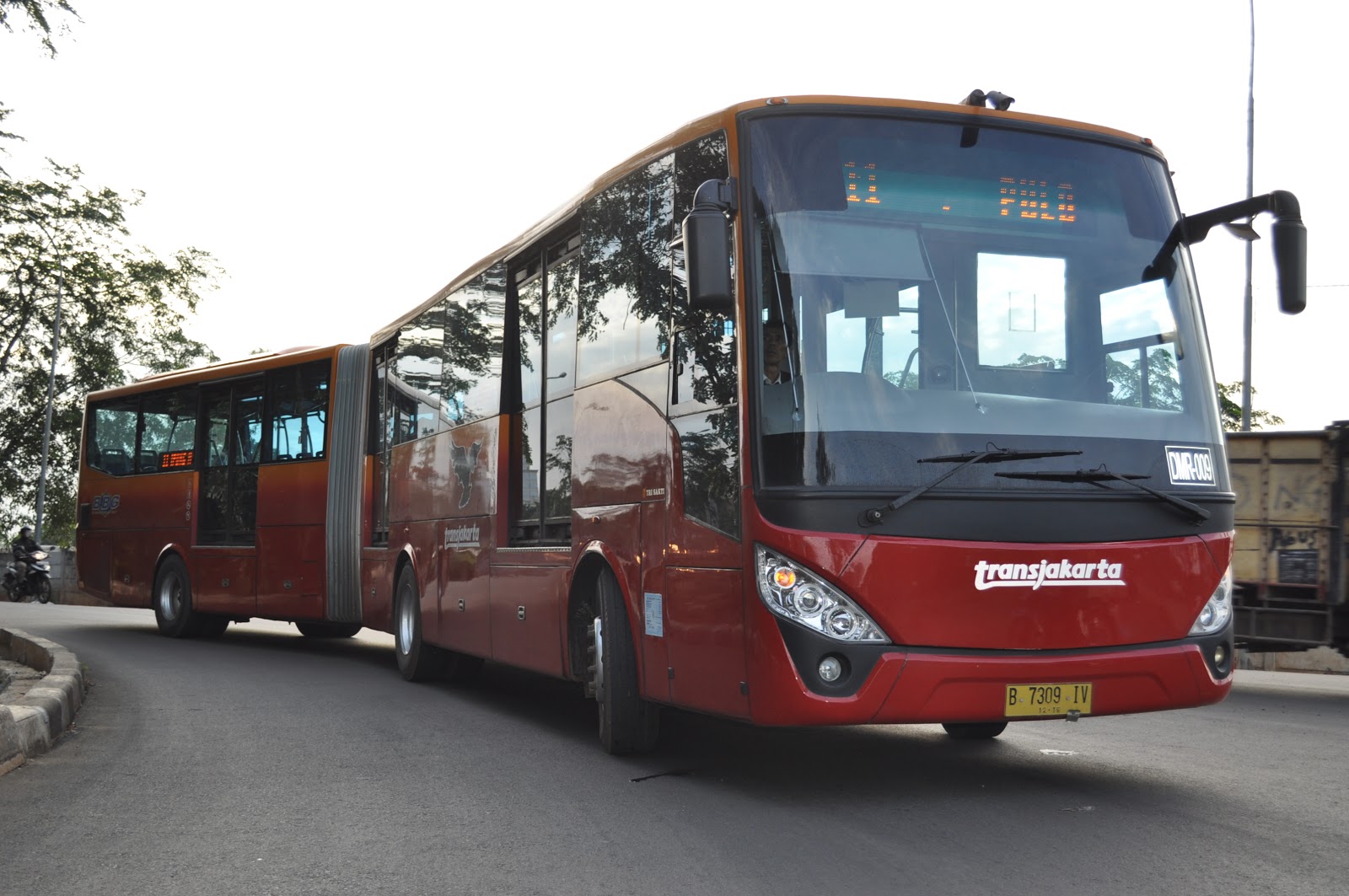 Dewa blog: Articulated Bus Transjakarta Busway