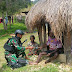 Satgas Pamrahwan Yonif 721/Makkasau Gencarkan Patroli Kesehatan di Desa Konikme