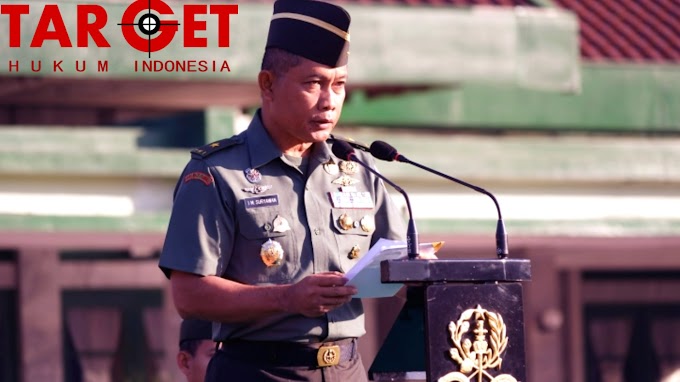 Gelar Upacara Bendera 17-san Organik Militer dan PNS Akademi Militer di Lapangan Pancasila