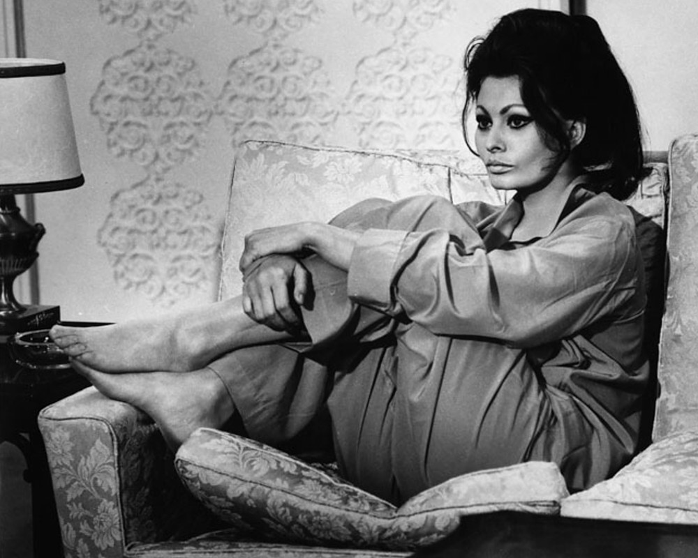 Sophia Loren Shoe Size - Celebrity Feet Size