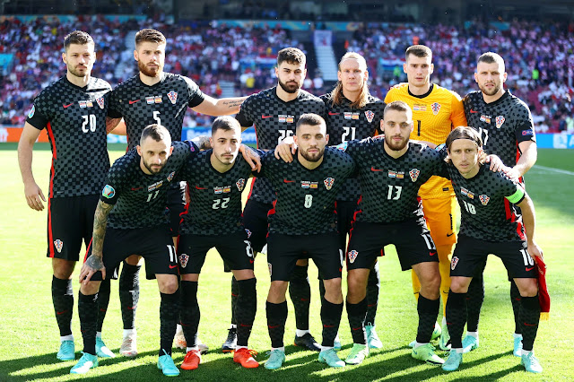 SELECCIÓN DE CROACIA. Temporada 2020-21. Bruno Petković, Duje Ćaleta-Car, Joško Gvardiol, Domagoj Vida, Dominik Livaković,  Ante Rebić. Marcelo Brozović, Josip Juranović, Mateo Kovačić, Nikola Vlašić, Luka Modrić. SELECCIÓN DE ESPAÑA 5 SELECCIÓN DE CROACIA 3. 28/06/2021. Eurocopa 2020, 16ª edición, octavos de final. Copenhague, Dinamarca, Parken Stadium. GOLES: 0-1: 20’, Pedri, en propia puerta. 1-1: 38’, Pablo Sarabia. 2-1: 57’, César Azpilicueta. 3-1: 77’, Ferran Torres. 3-2: 85’, Budimir. 3-3: 90+3’, Pasalic. 4-3: 100’, Álvaro Morata. 5-3: 103’, Mikel Oyarzabal.