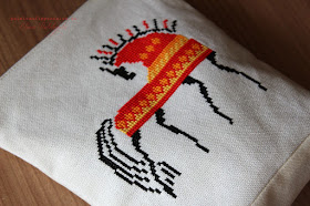 Косметичка с вышивкой крестом Мезенская роспись в вышивке Мезенский конь Прикладная вышивка Блог Вся палитра впечатлений