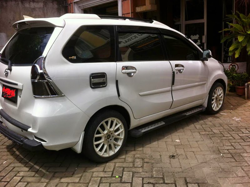 Dunia Modifikasi: Kumpulan Foto Modifikasi Mobil Daihatsu Xenia Terbaru