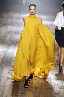 10. Paris Fashion Week Spring 2008 Bright Colors And Flowers