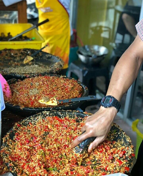 Ayam Gepuk Pak Gembus 