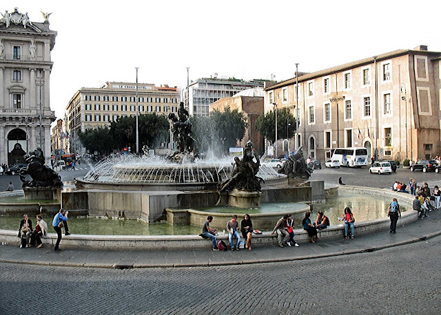 Rome fountain della Repubblica
