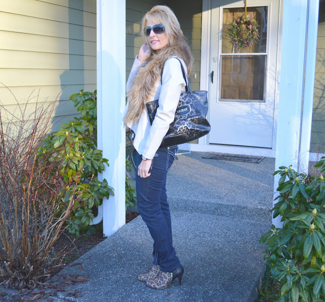 fashion, fashionblogger, macys, fauxfur, furjacket, latewinterstyle, leopard, booties