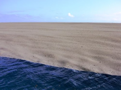 Amazing Sand Floating on Water