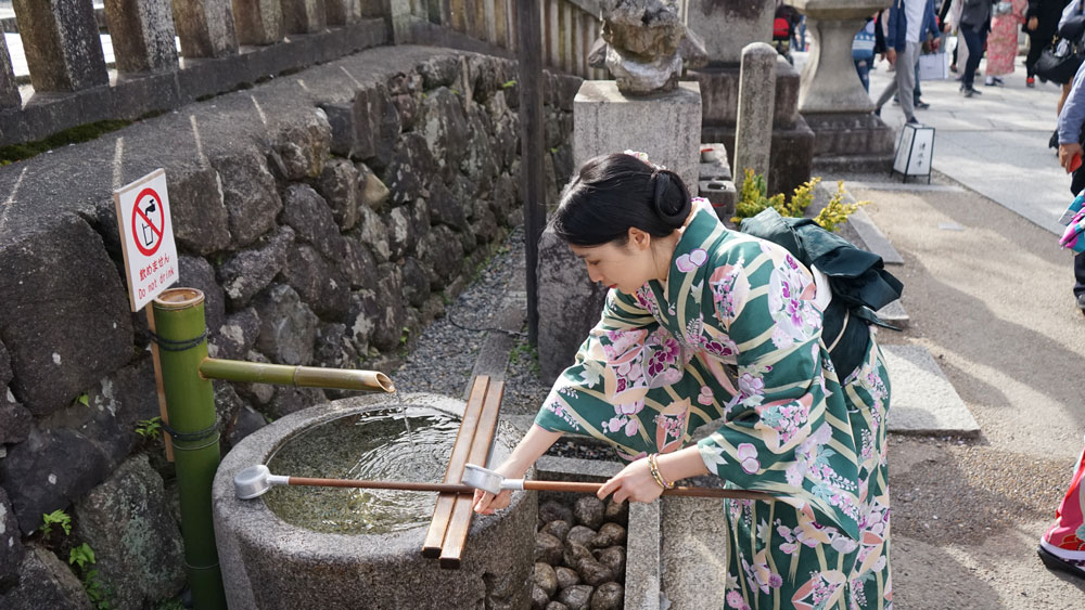 菜鳥京都賞櫻自由行 京都きものレンタル41和服體驗 花見小路 三年坂二年坂 清水寺 高台寺 Loft 迪士尼