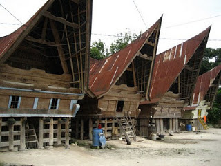 Brilliant Rumah Balai Batak Toba