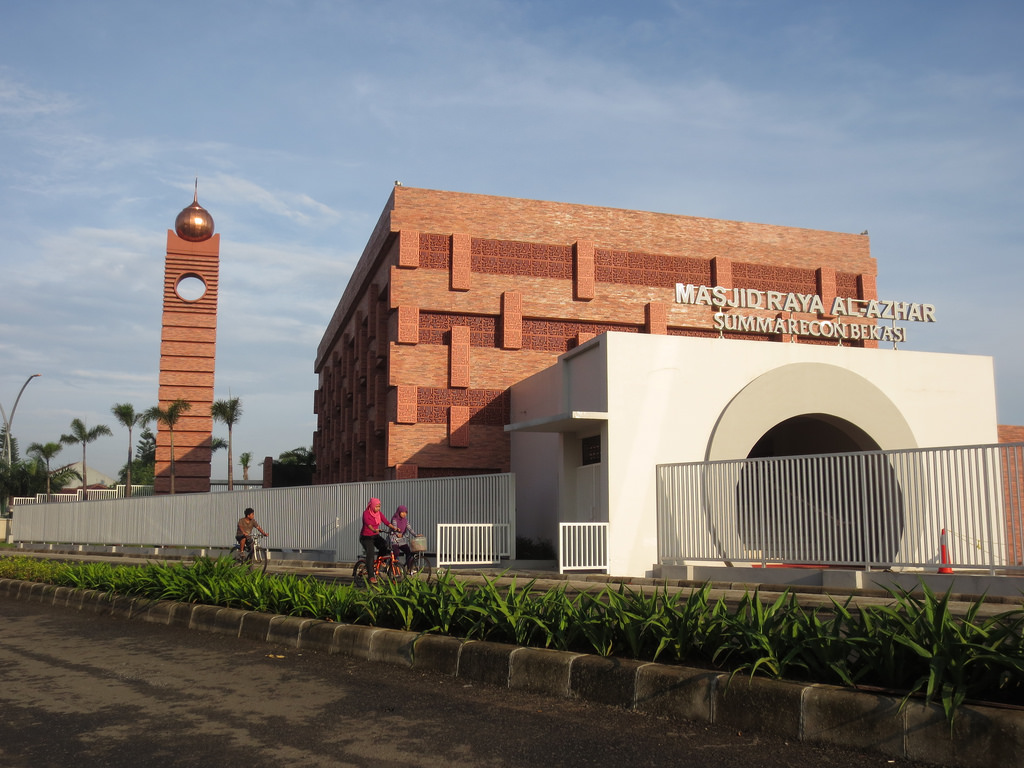  Masjid  hasil karya  Ridwan  Kamil  saepudin