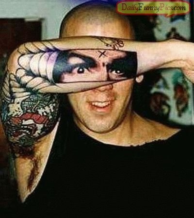 Click HERE to see these crazy tattoos on theBERRY! CAN U SEE MY EYS.