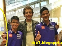 HEBOH! Velentino Rossi Yamaha Melali Ke Bali, Launching MT-15 ?
