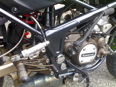 Yoshimura+steps+and+engine Kawasaki ninja 250R