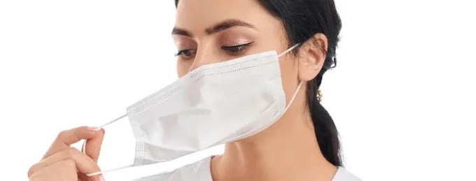 Quando o uso de máscaras em ambientes de saúde para COVID-19 deve ser descontinuado ?