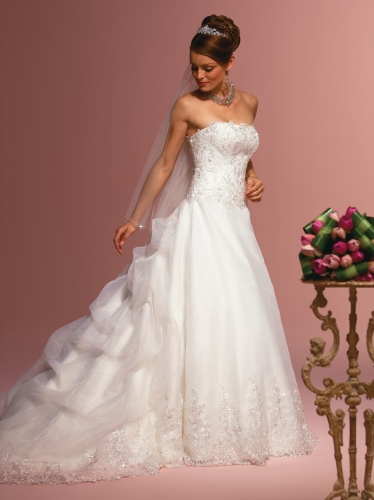 wedding dresses 2011. Wedding Dresses 2011