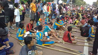 500 Peserta Ikuti Festival Egrang Di Cirebon
