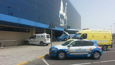 Guagua choca contra pared Aeropuerto Gran Canaria