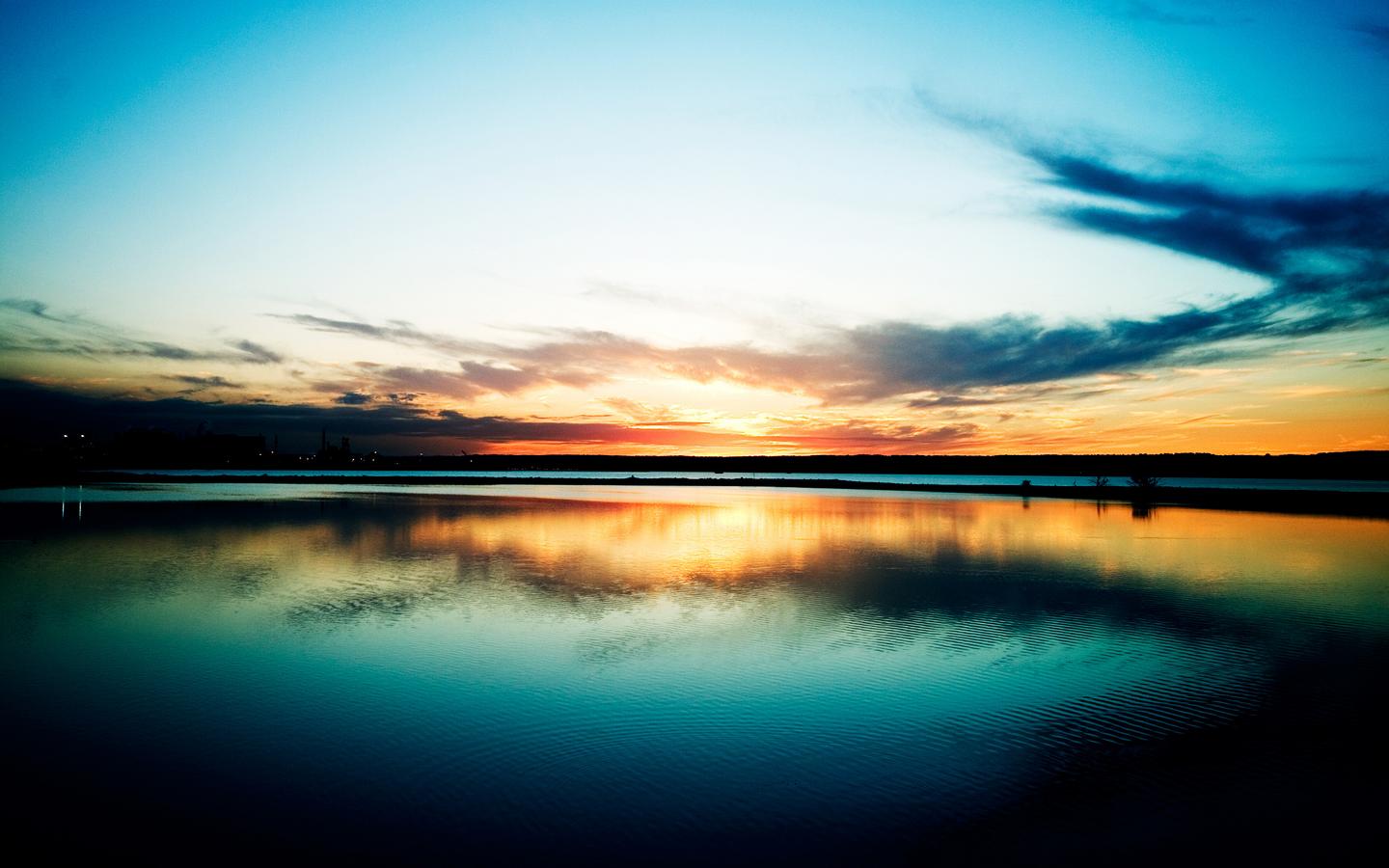 https://blogger.googleusercontent.com/img/b/R29vZ2xl/AVvXsEjgKNX9MTu71CKCPN39XAnCZTWua_pqFs7BO4s5W9LiFeirjkWNetIBOtCG4mJdOGGLGgQtReS21o5lKCGQ4inCdxmj1zvoC2FgUGPqgbBM4MtgiLb1uKOH6zqKab8aV6LN0YHjYKmKxc8/s1600/painted-sunset-reflection-on-lake-sky-wallpaper.jpg