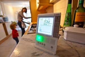 UK people happy to cut energy use, but wary of smart meters