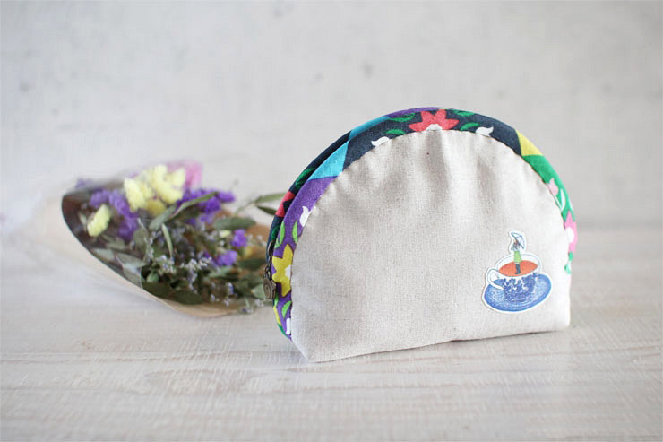 "Dumpling" type Pouch / Cosmetic Zipper Bag.  DIY Tutorial in Pictures. 