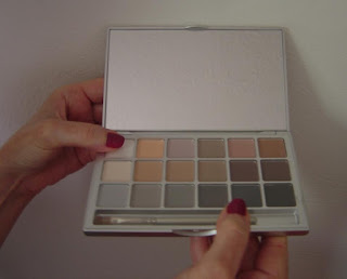 Kryolan Variety V3 Neutral Eye Shadow Compact.jpeg