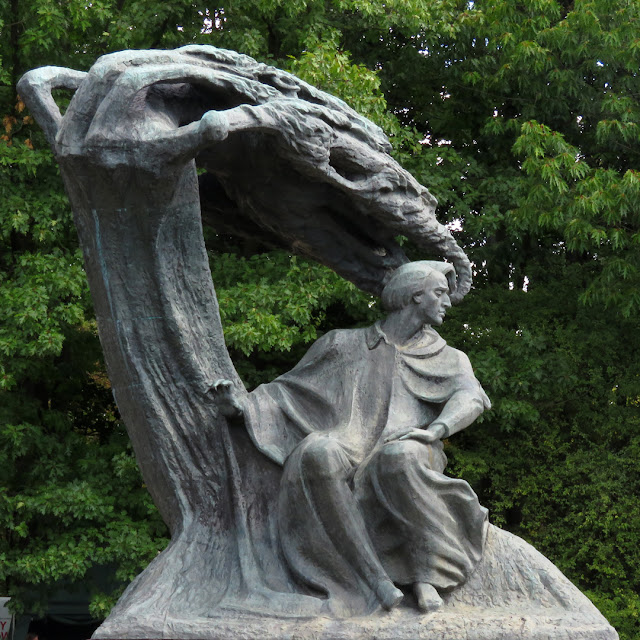 Pomnik Fryderyka Chopina, Frederic Chopin monument by Wacław Szymanowski, Royal Baths Park aka Łazienki Park, al. Ujazdowskie, Warsaw