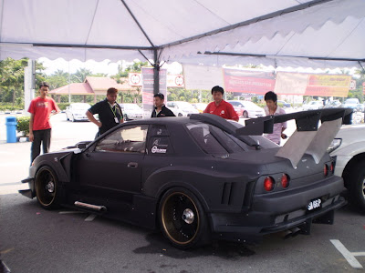 Skyline r32 wide body