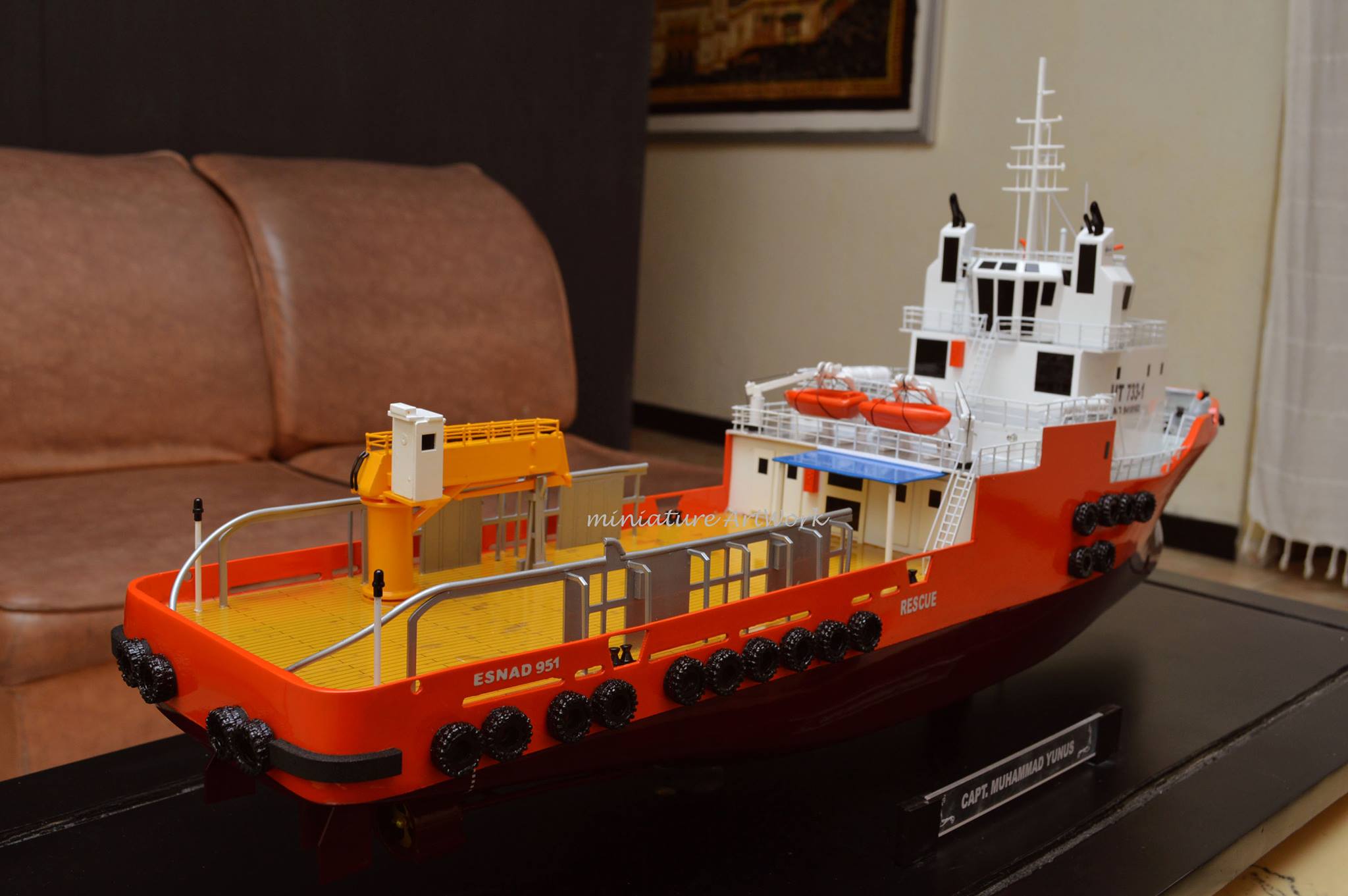 harga miniatur kapal ahts esnaad 951 offshore supply ship milik perusahaan adnoc abu dhabi national oil company uea murah